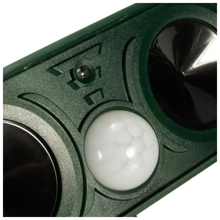 Dual speaker Ultrasonic Solar animal repeller with PIR Sensor