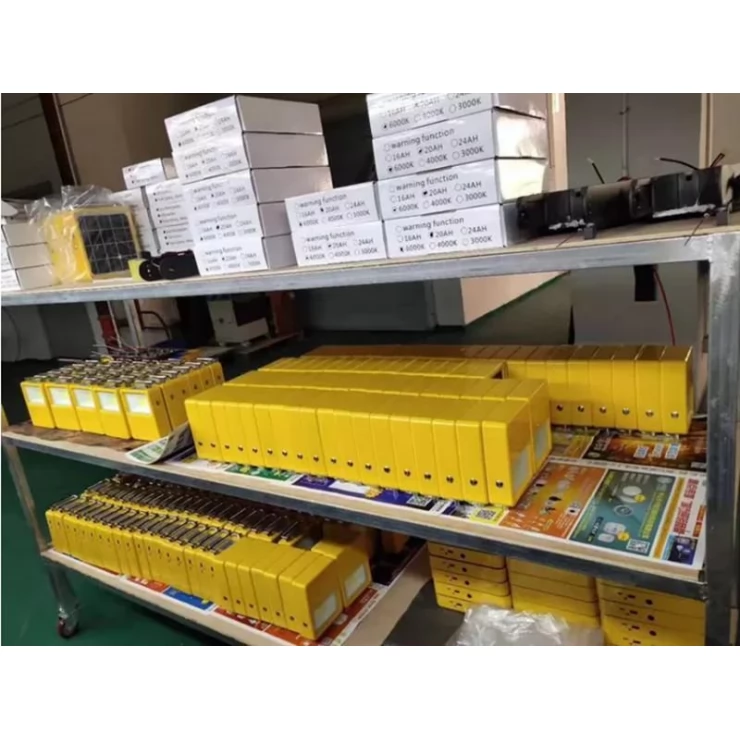 Portable Working Solar Flood Light with Power Bank Function USB Port