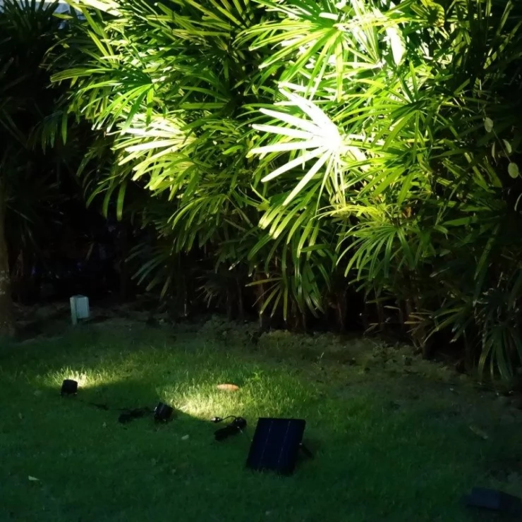 Twin 6W LED Solar Landscape Garden Spotlight for Outdoor Decoration