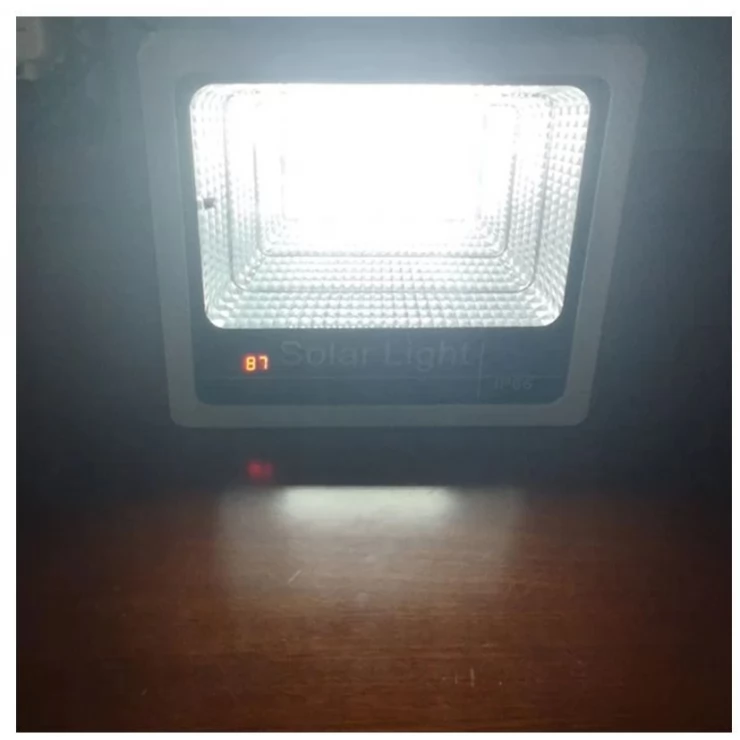 Commercial Grade Solar Flood Light High Power Bright LED 60W 100W 120W