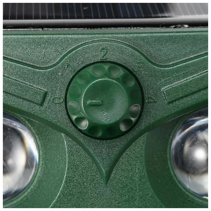 Universal Ultrasonic Solar Birds Animal Repeller PIR Sensor LED Light