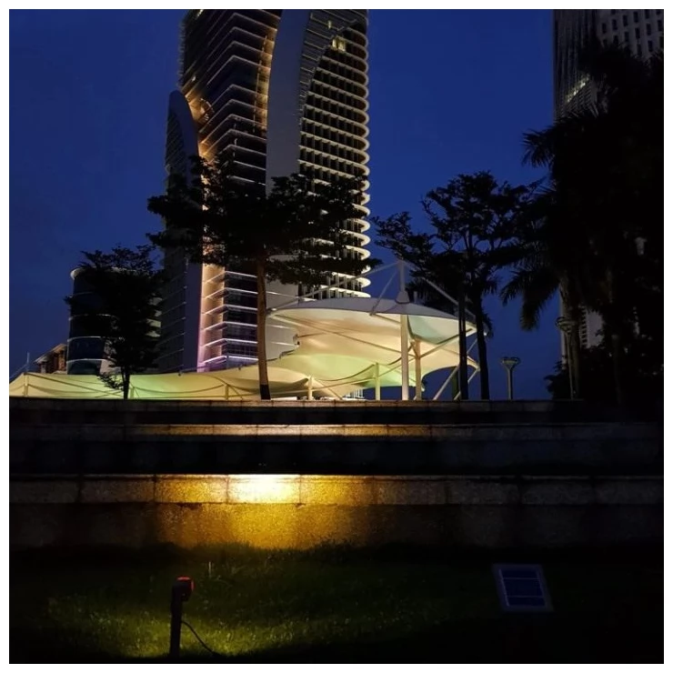 Solar Powered LED Spotlight 3W Outdoor Garden Landscape Decoration