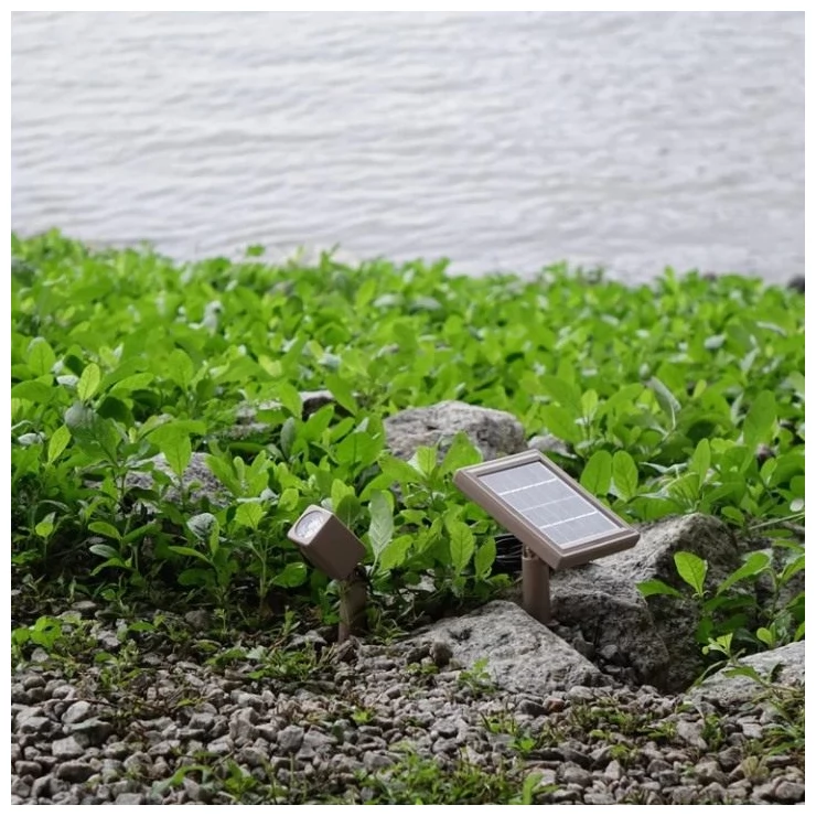 Solar Powered LED Spotlight 3W Outdoor Garden Landscape Decoration